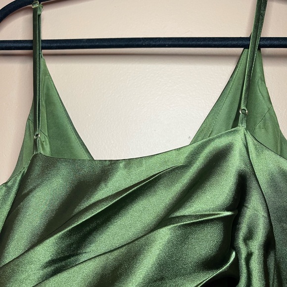 GALINA SIGNATURE
charmeuse draped strappy dress olive size 12 - Picture 5 of 5